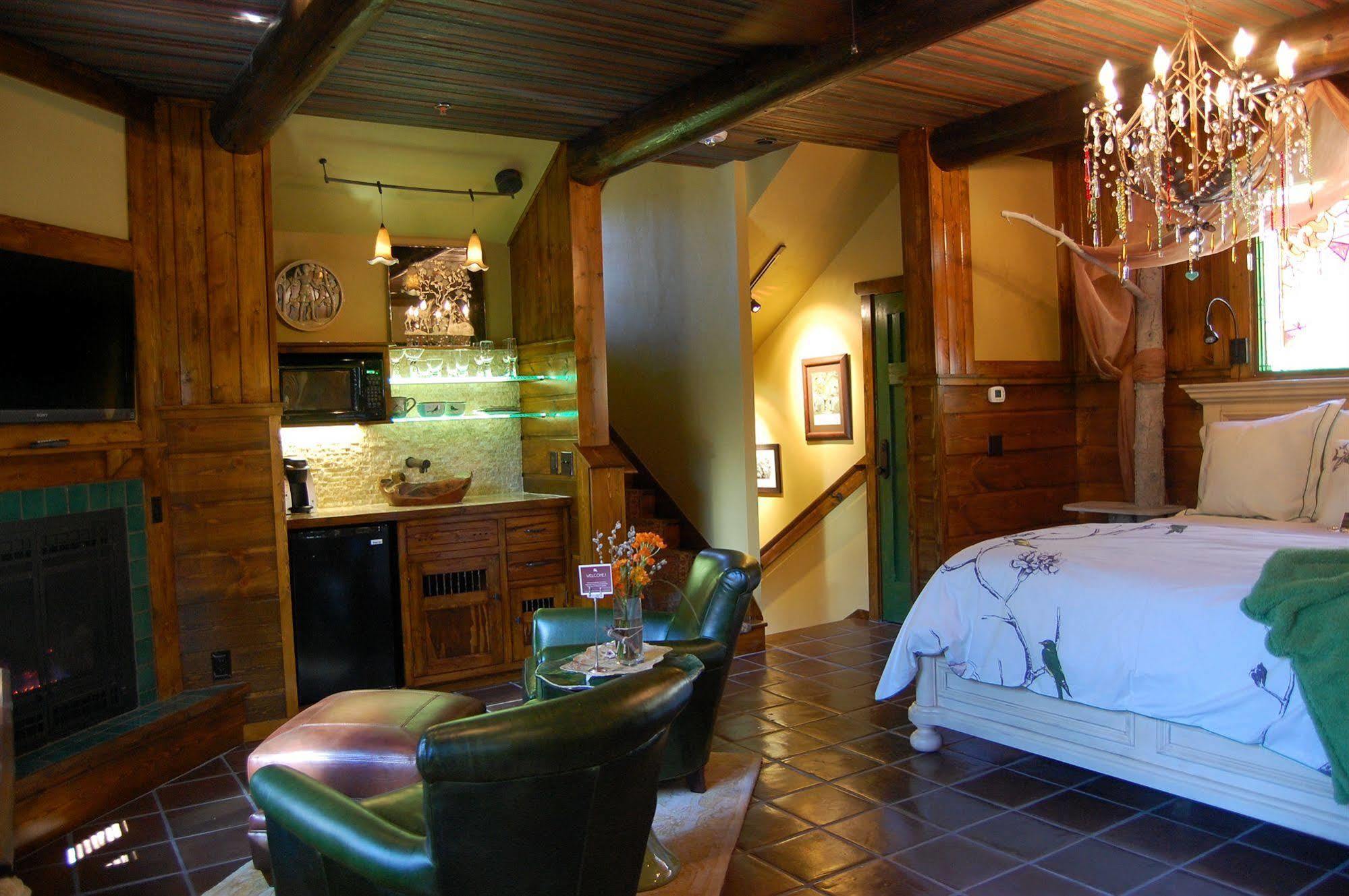 Highland Haven Creekside Inn Evergreen Exterior foto