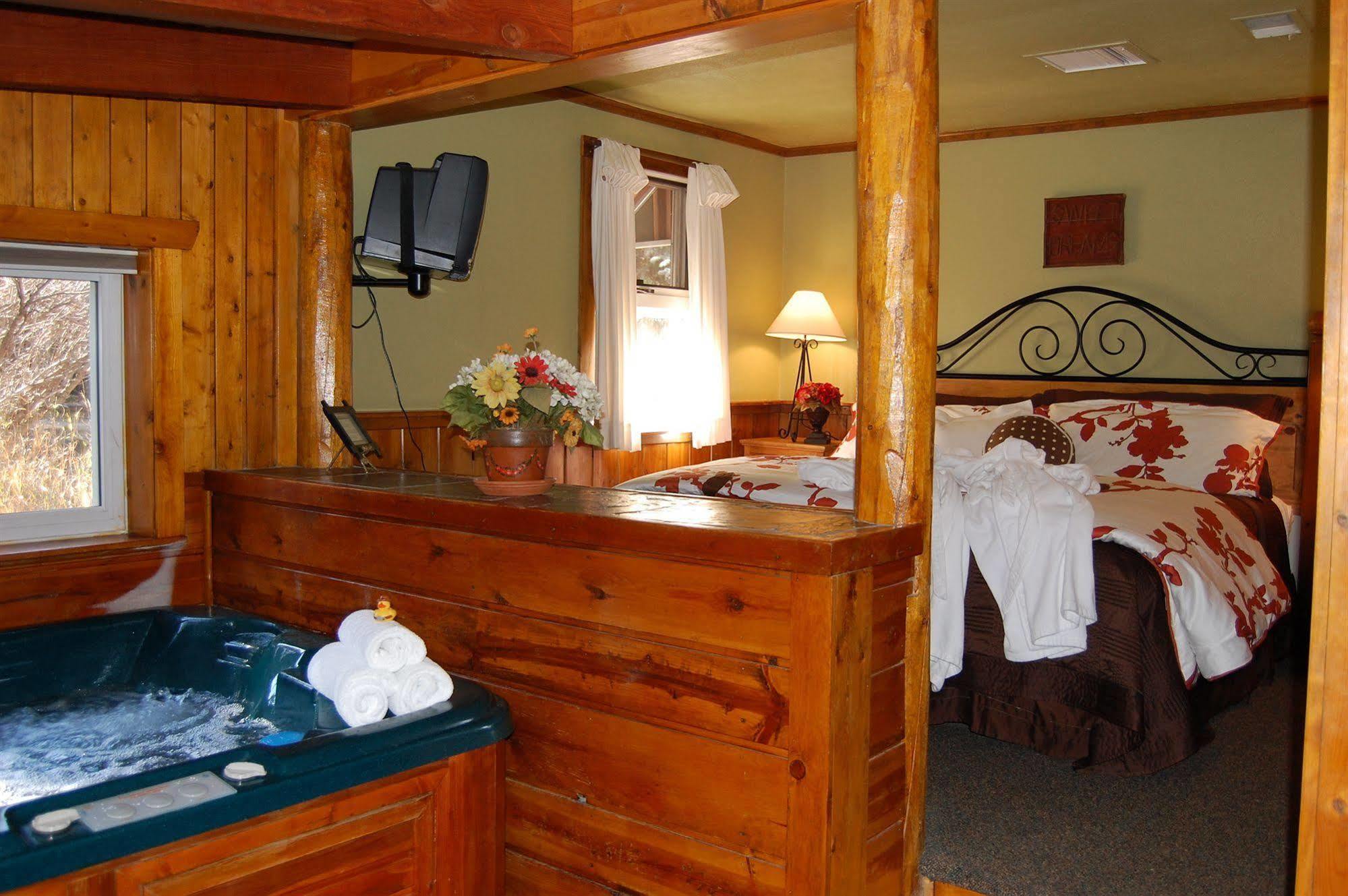 Highland Haven Creekside Inn Evergreen Exterior foto