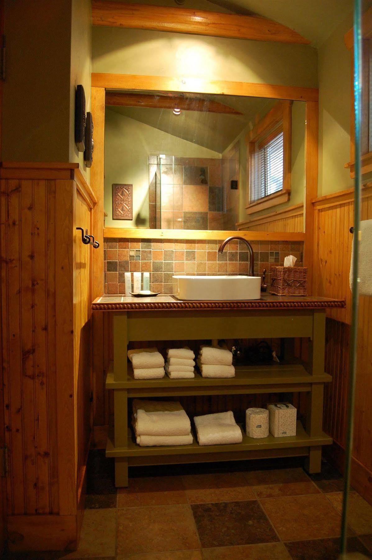 Highland Haven Creekside Inn Evergreen Exterior foto