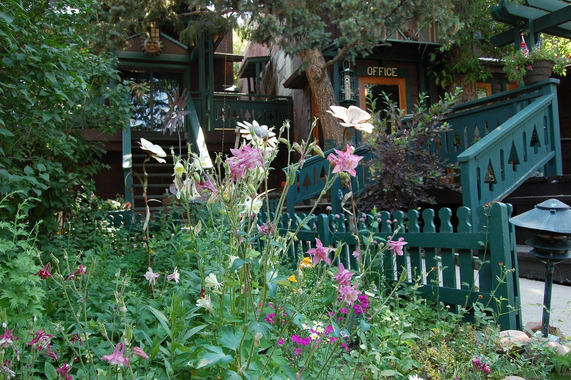 Highland Haven Creekside Inn Evergreen Exterior foto